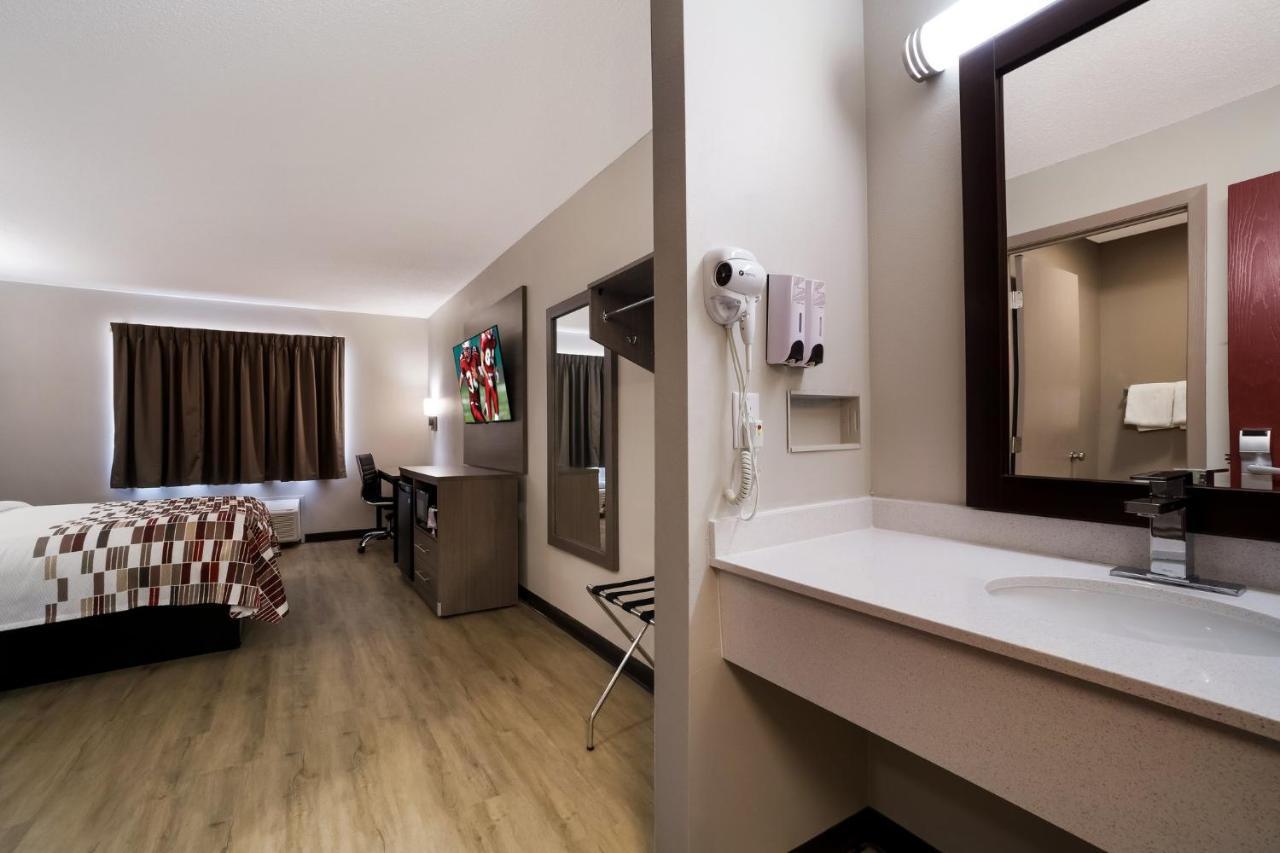 Motel Super 8 By Wyndham Marston Extérieur photo